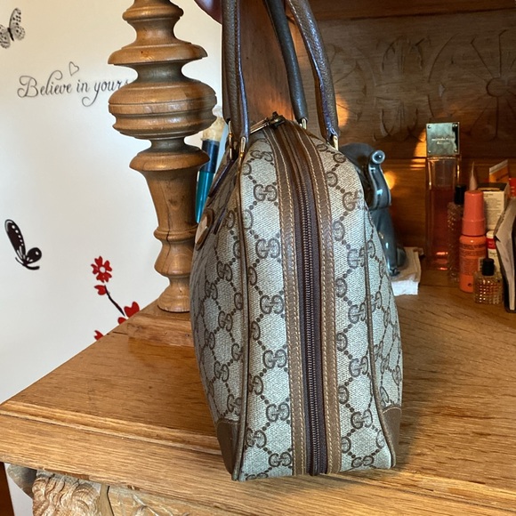 Authenticated vintage Princy Cloth Gucci Handbag - Picture 5 of 15